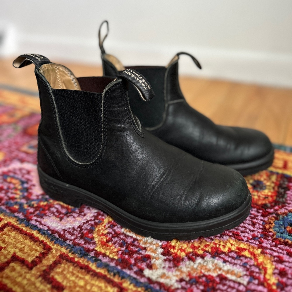 Blundstone 558 Chelsea boots in Voltan Black size 7US
